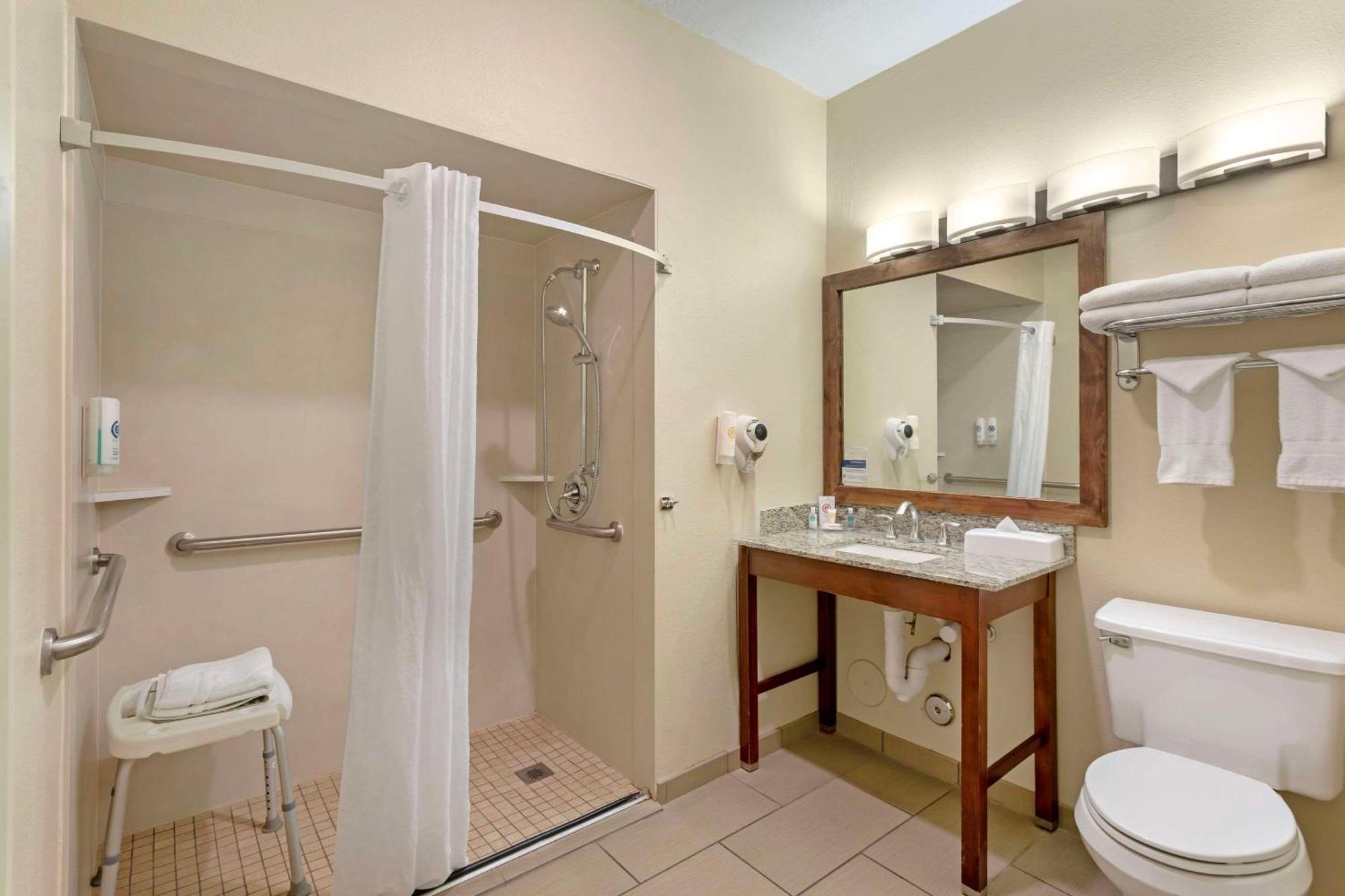 Comfort I-70 Inn 3*