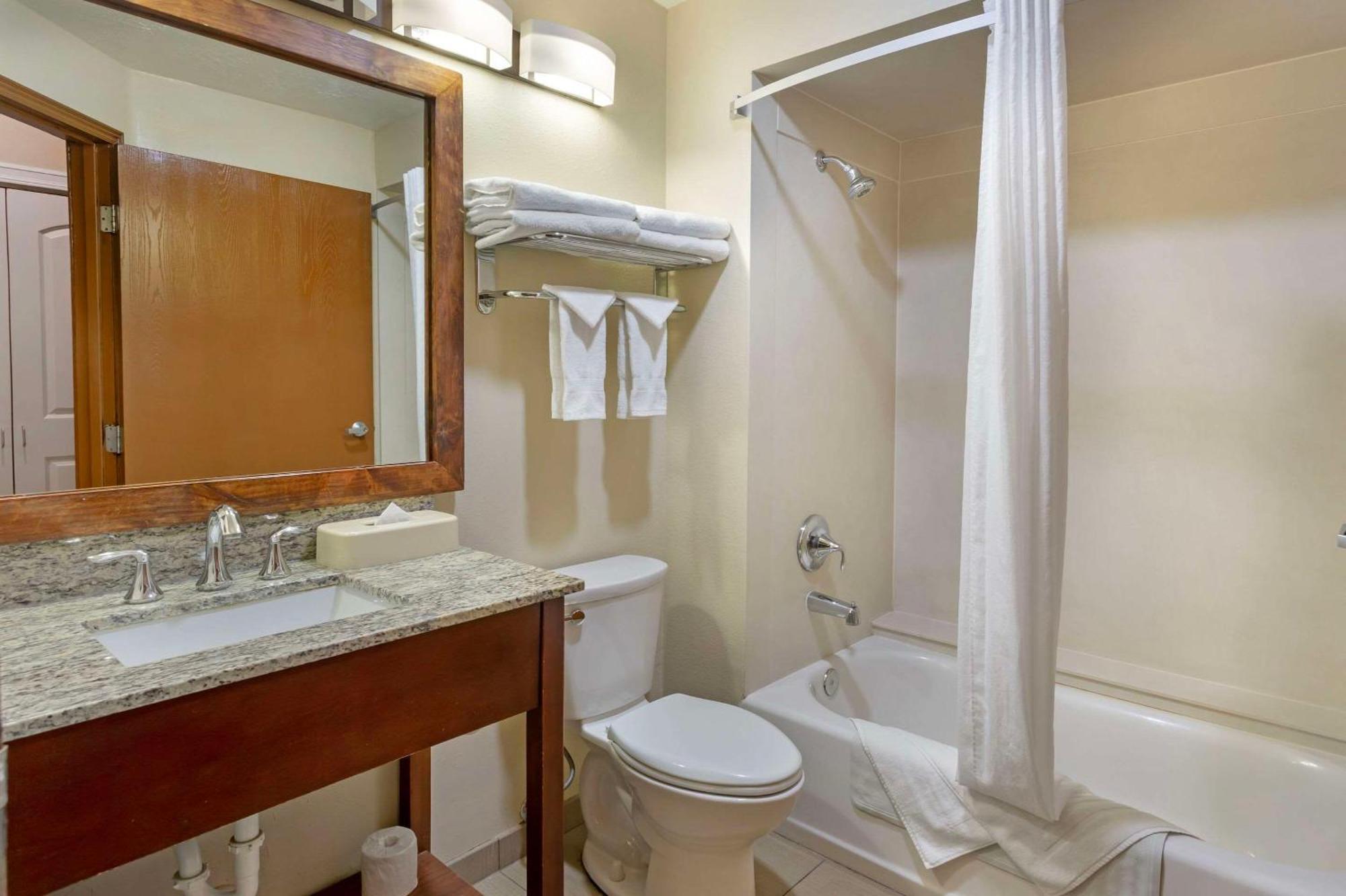 Comfort I-70 Inn
